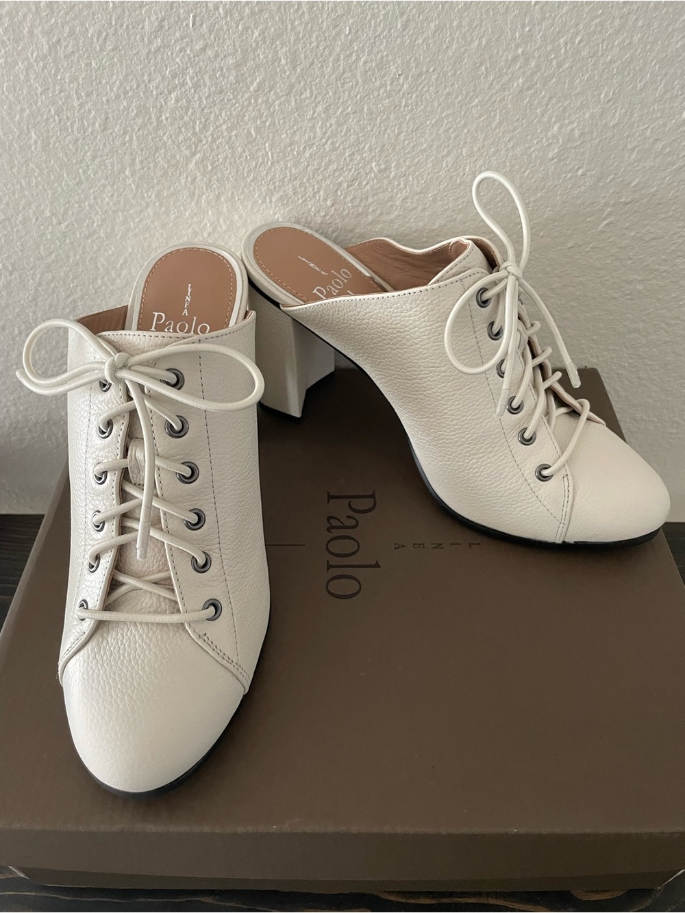 Paolo Off-White Leather Lace-Up Mule Heels - Picture 6 of 11